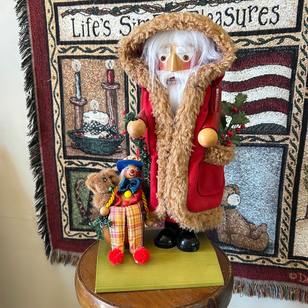 Steinbach Old Santa Nutcracker S 1661 Handcrafted Germany Large Wood Red 17" Box
